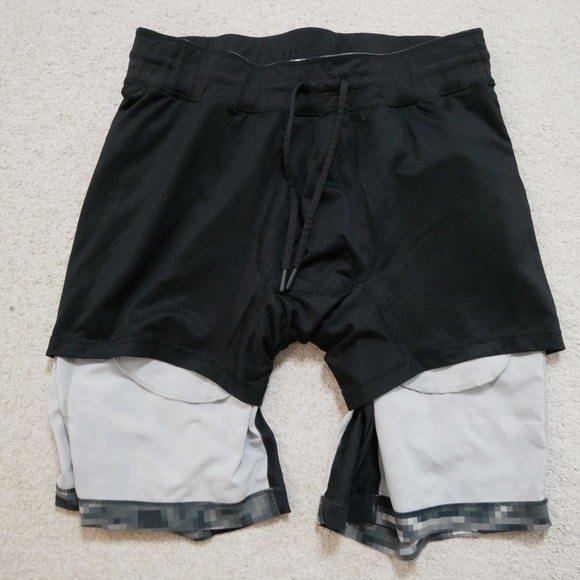 Lululemon Pace breaker shorts with liner Medium - Picture 2 of 7